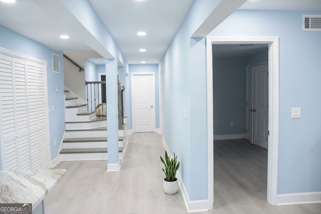 2588 Kings Way Property Photo 12