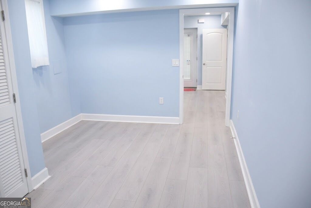 2588 Kings Way Property Photo 15