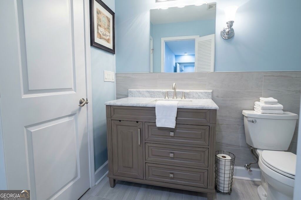 2588 Kings Way Property Photo 16