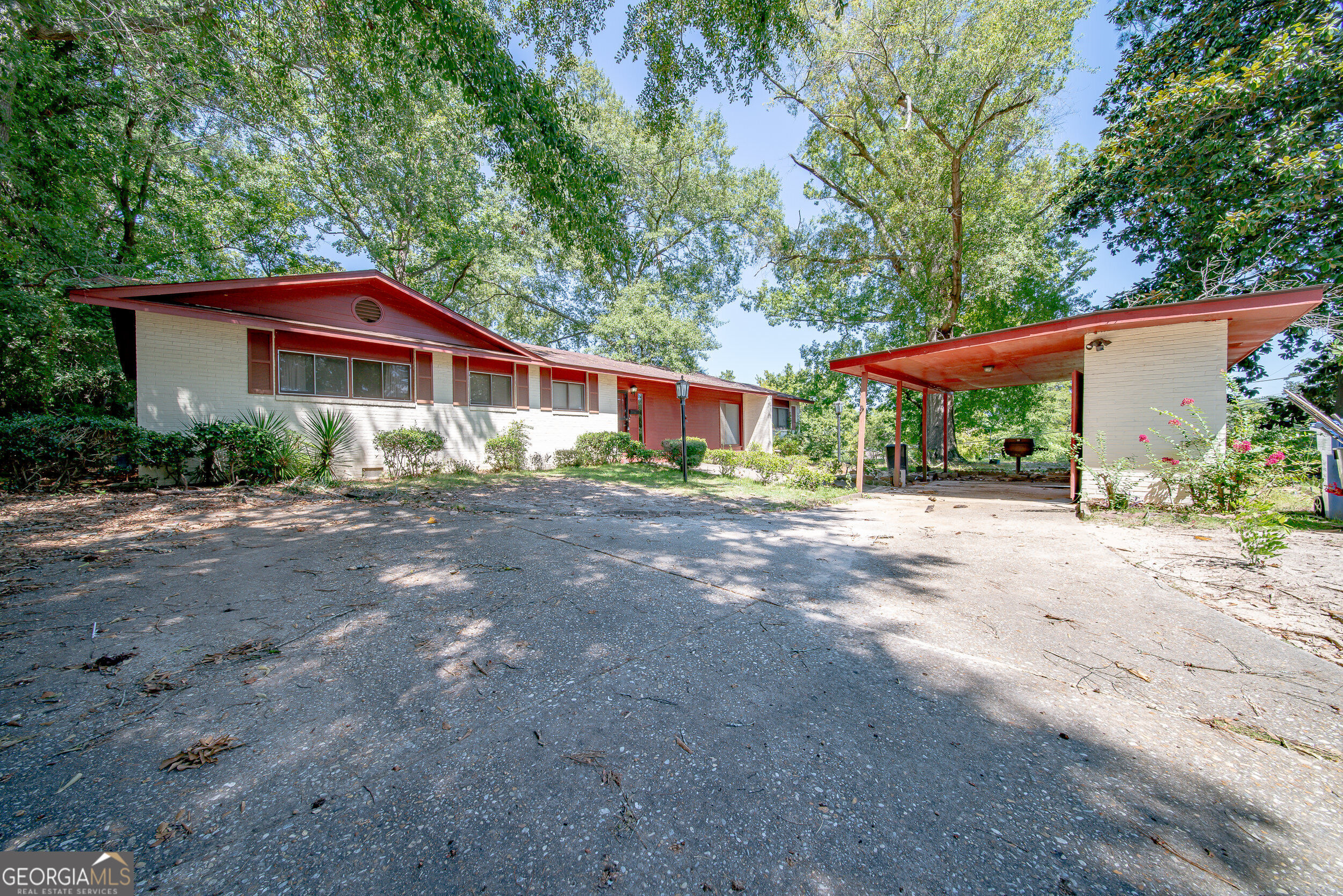 3215 Melrose Drive Property Photo 1