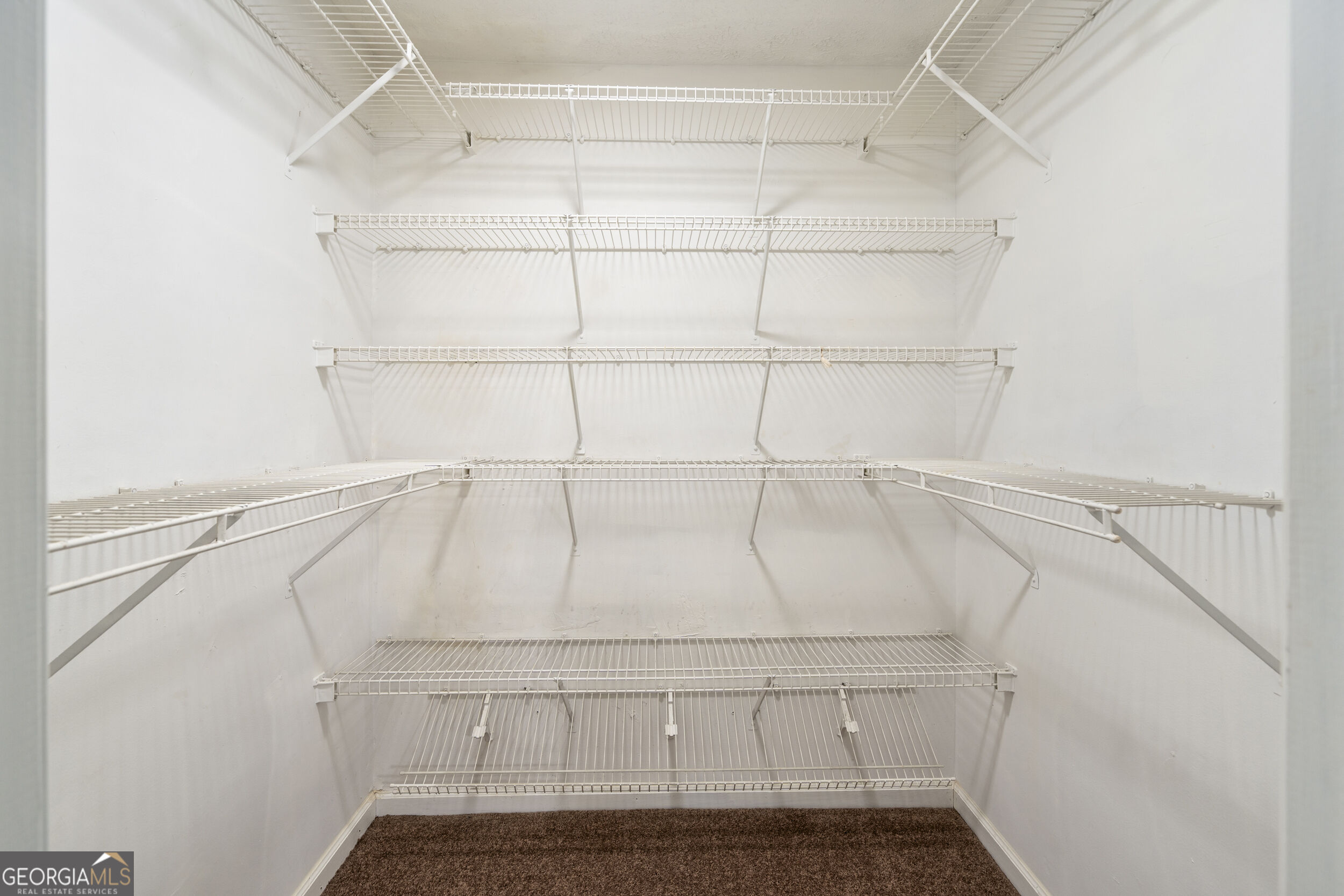 717 Pebble Creek Drive Property Photo 6