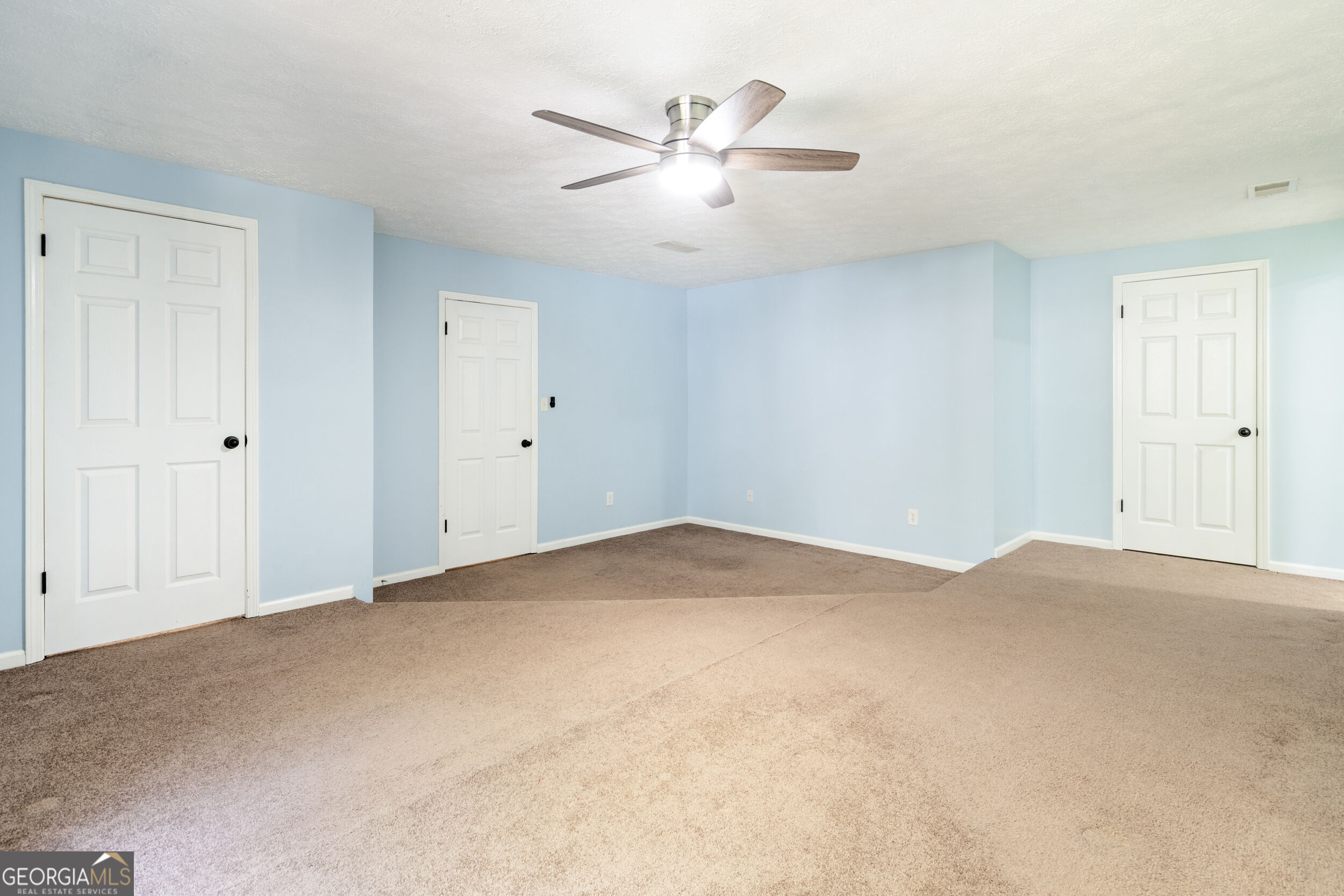 717 Pebble Creek Drive Property Photo 7