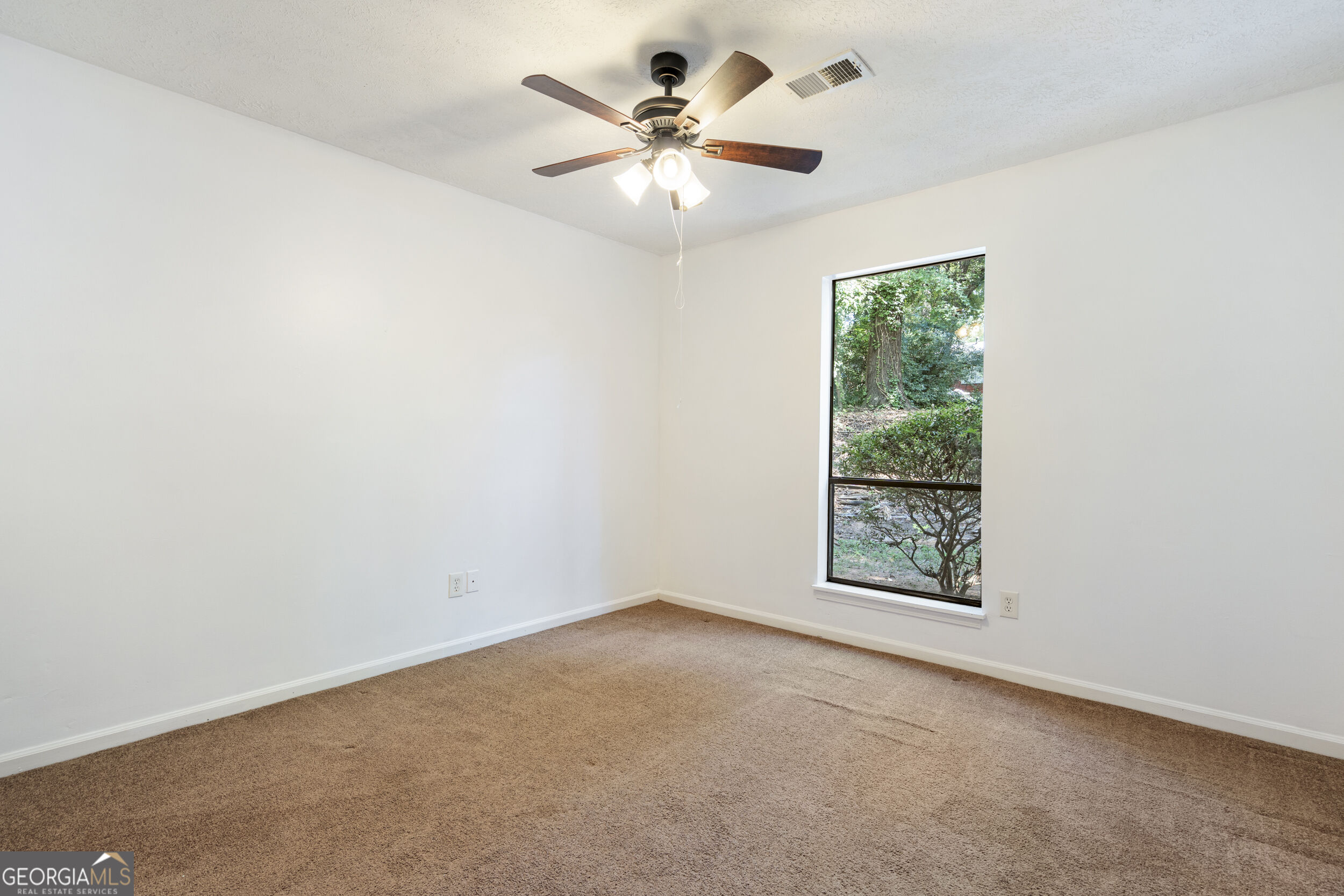 717 Pebble Creek Drive Property Photo 10