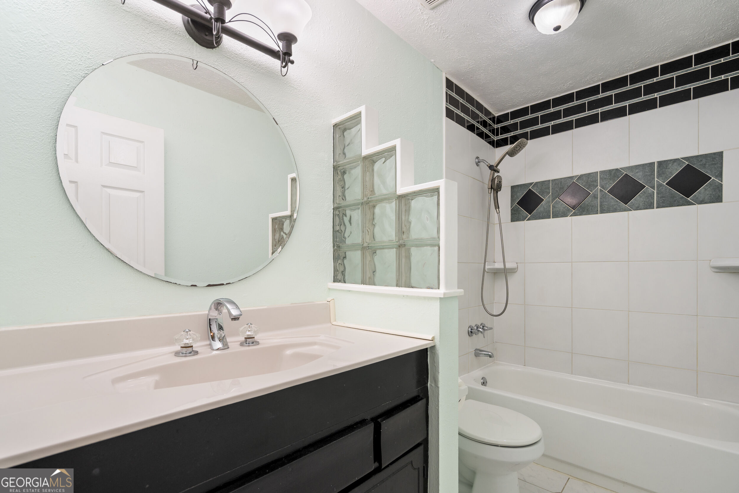 717 Pebble Creek Drive Property Photo 13