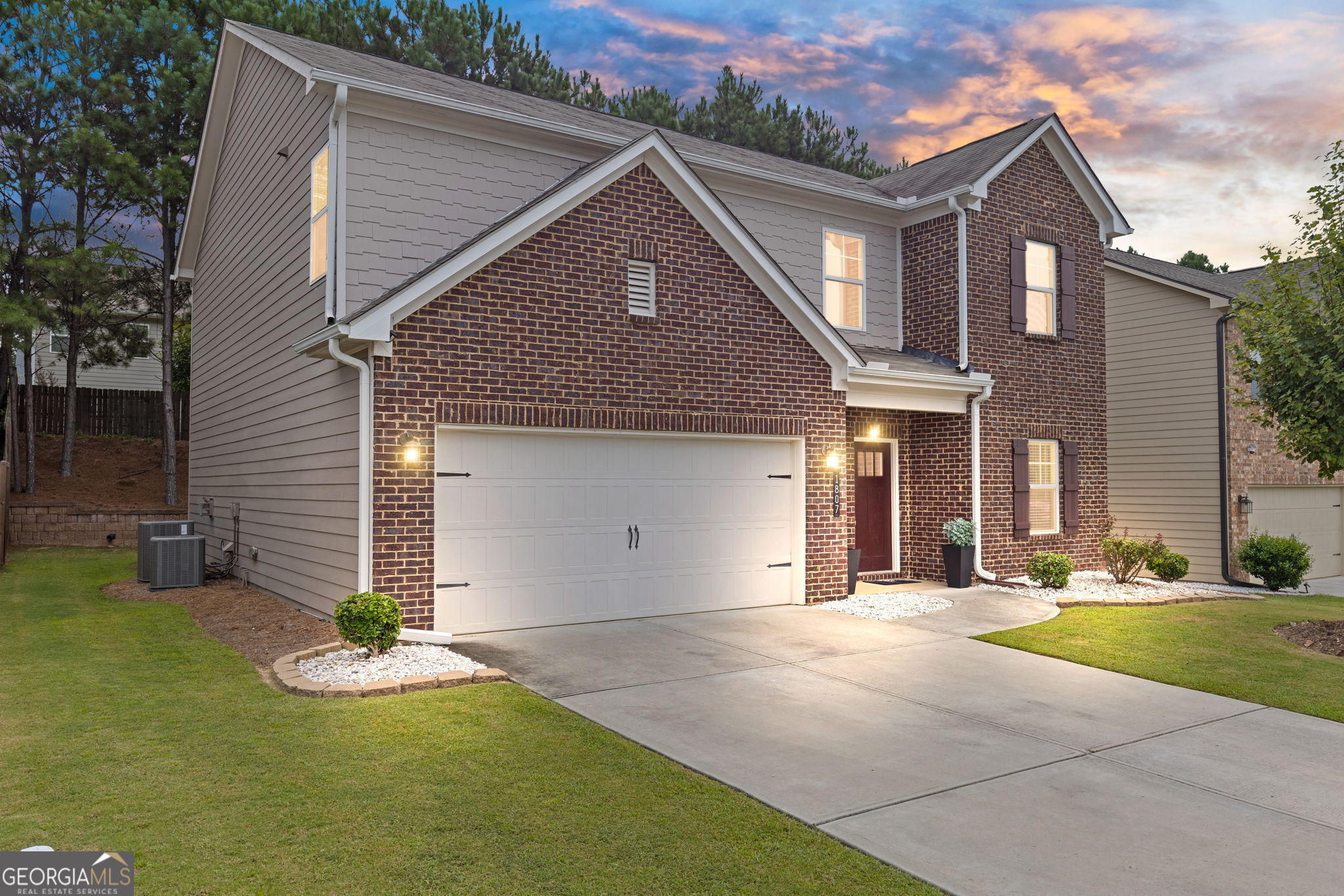 1807 Weatherbrook Circle Property Photo 1