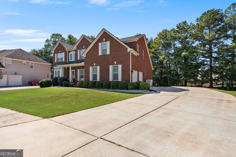 15 Stonebridge Boulevard Property Photo 2