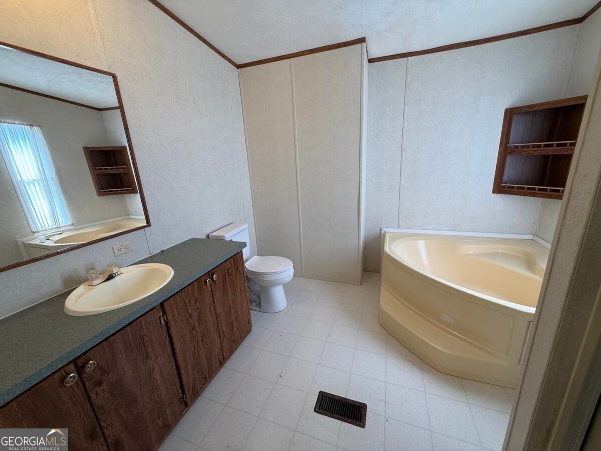 164 Edgewater Drive Property Photo 9