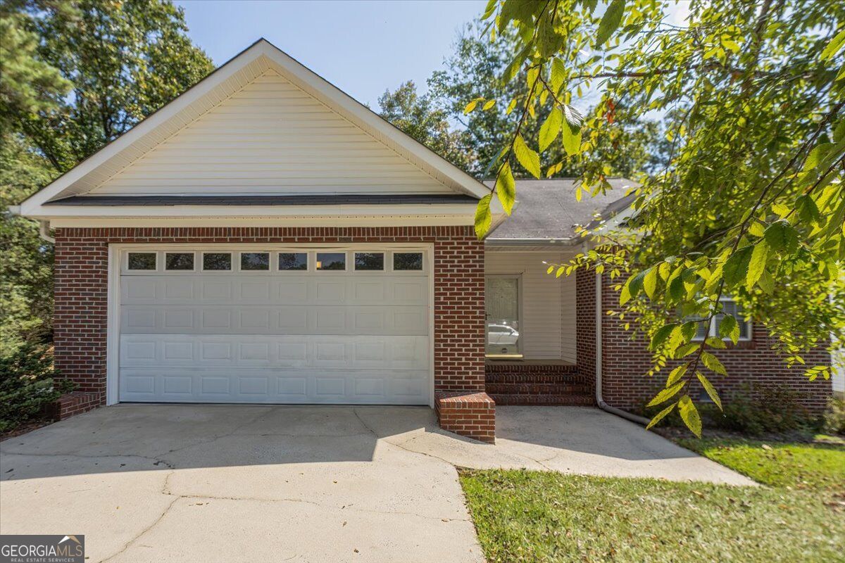 617 Brooks Street Property Photo 1