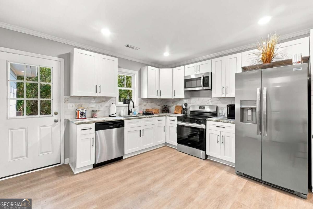 419 Marietta Street Property Photo 8