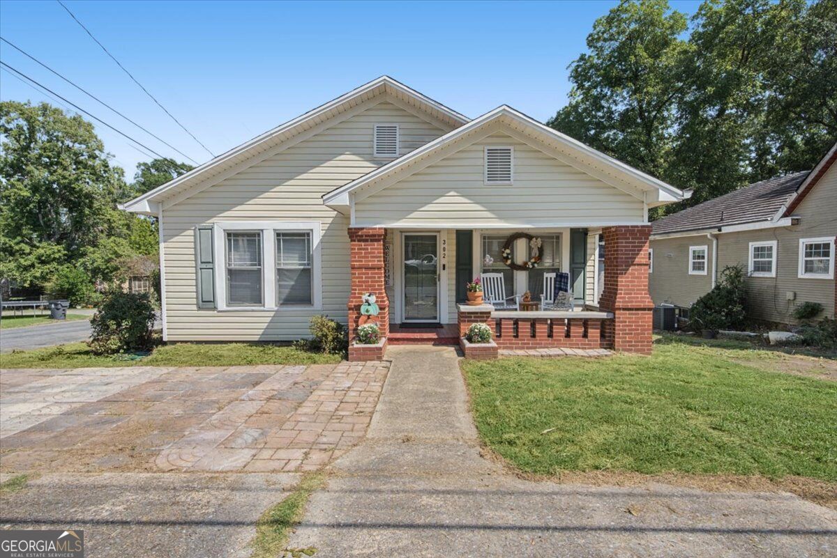 302 Hampton Street Property Photo 1