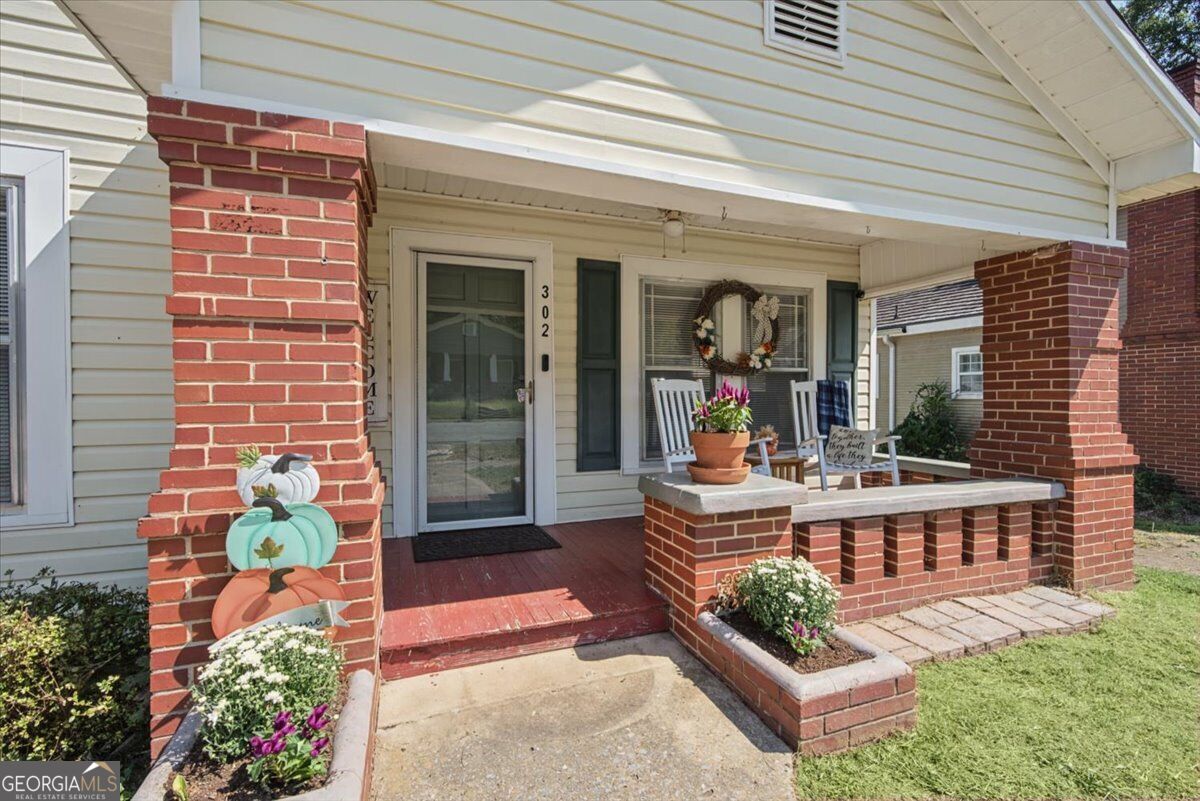 302 Hampton Street Property Photo 6