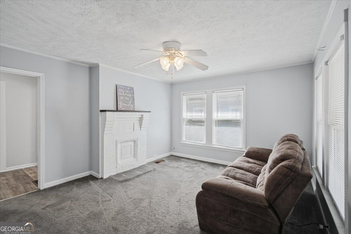 302 Hampton Street Property Photo 8