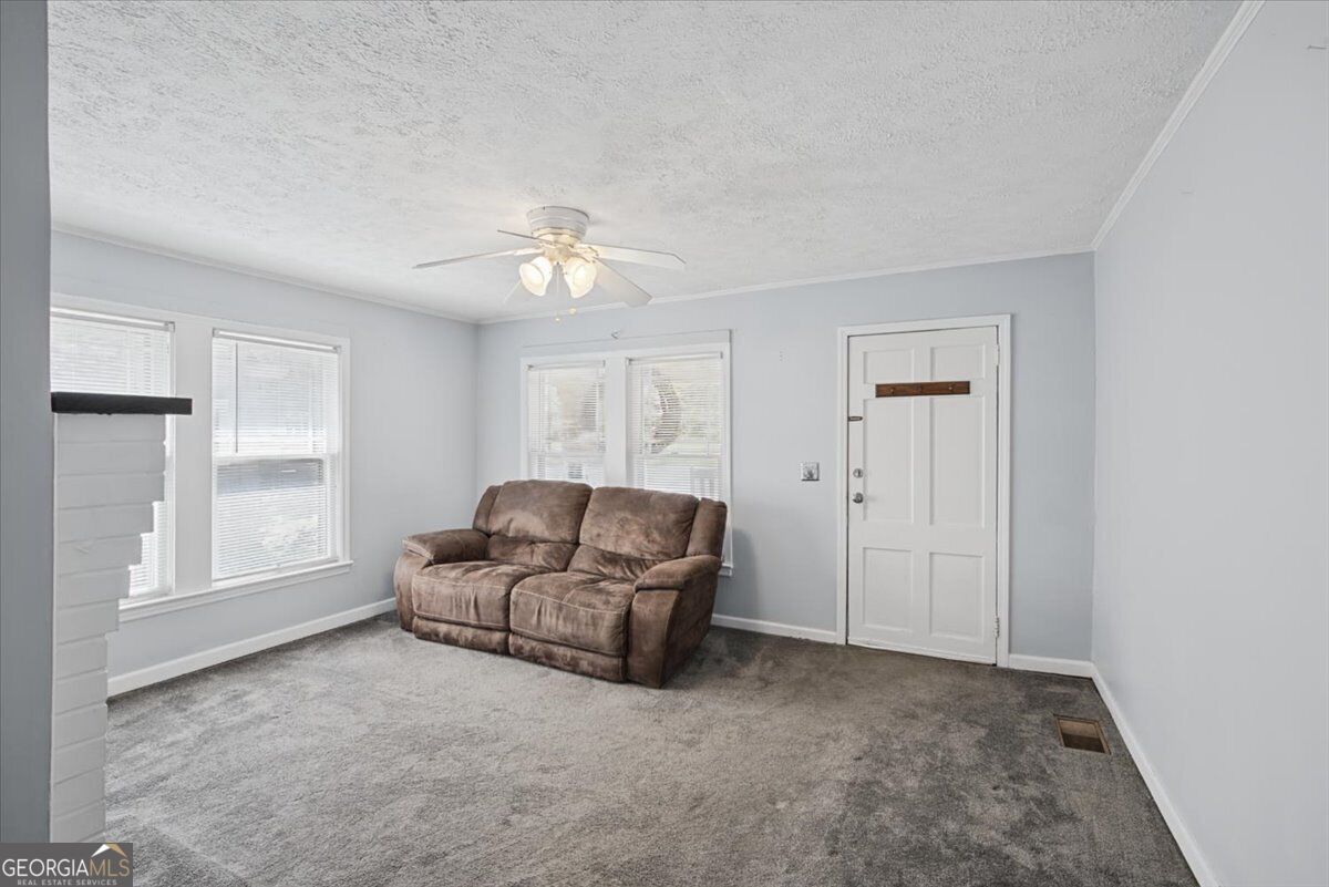 302 Hampton Street Property Photo 9