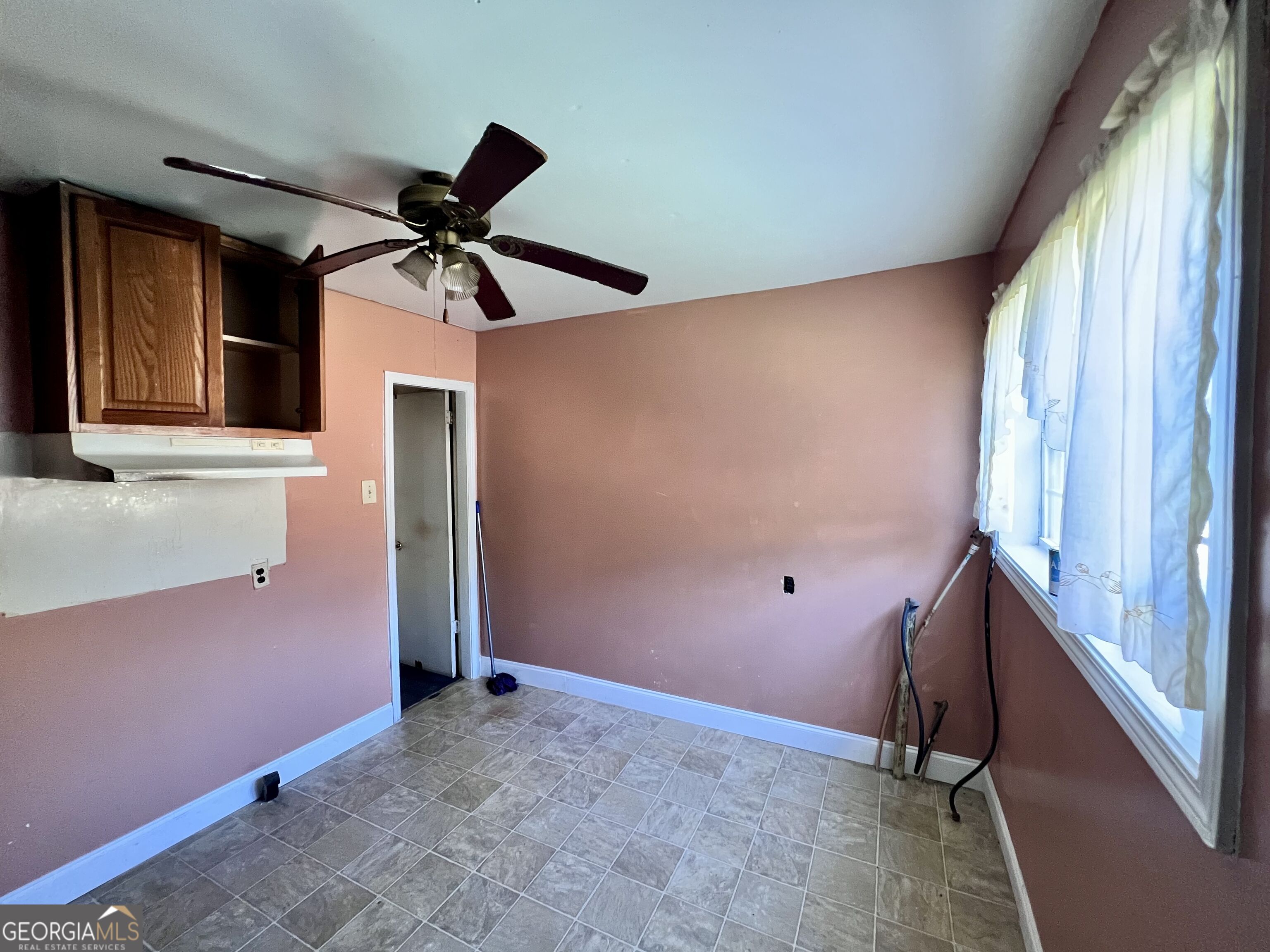 718 Walcott Street Property Photo 5