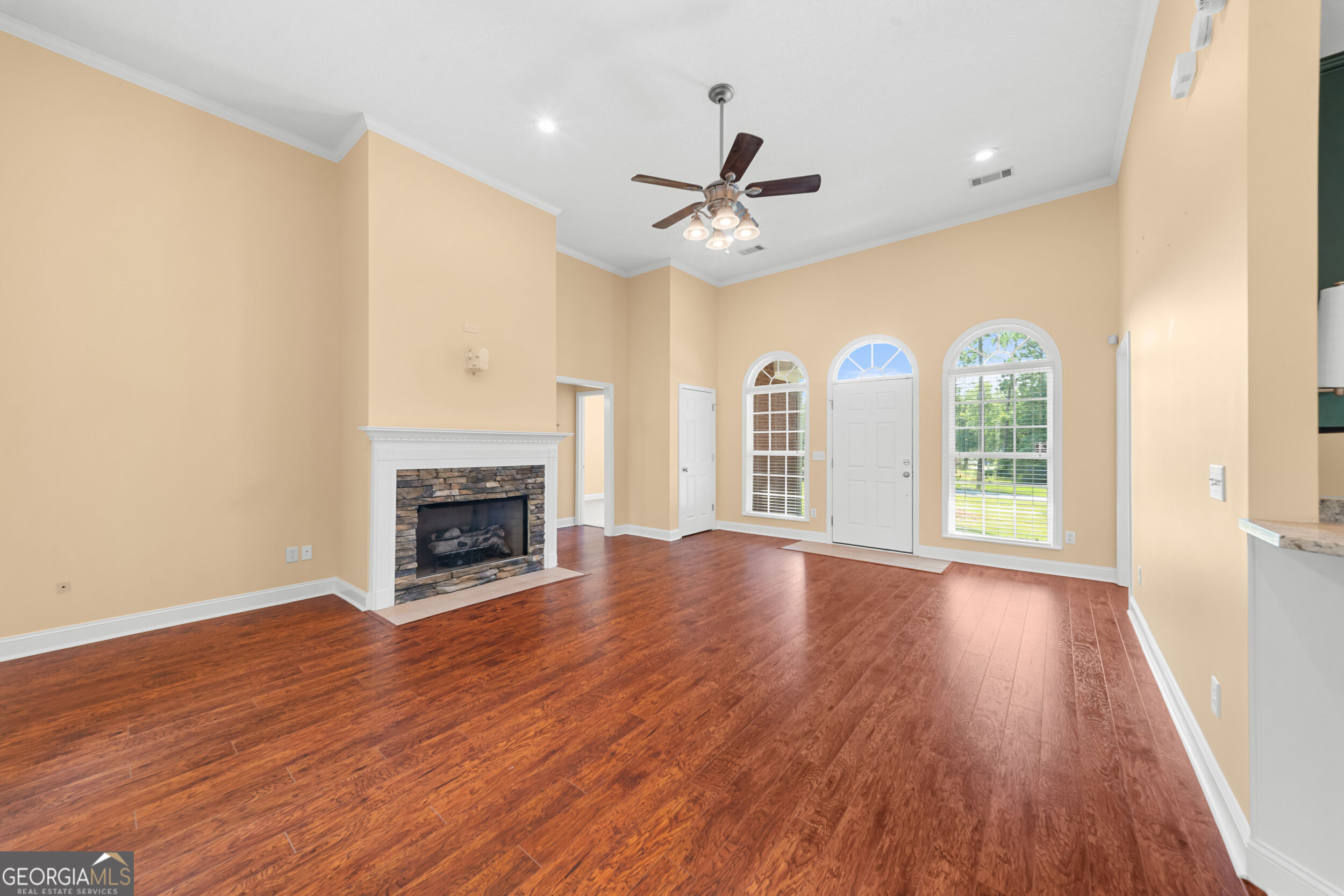 709 Tennessee Walk Property Photo 8