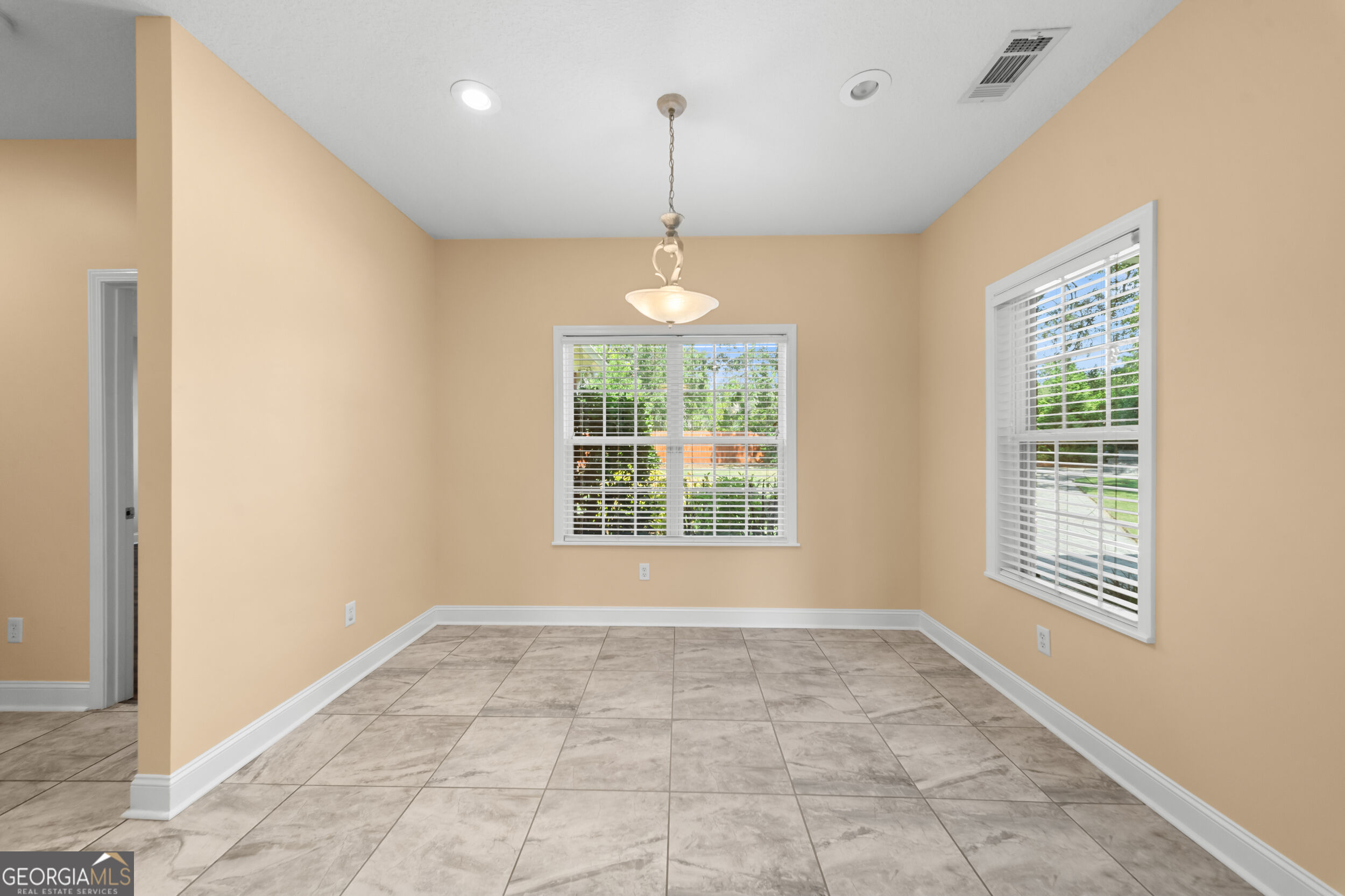 709 Tennessee Walk Property Photo 15