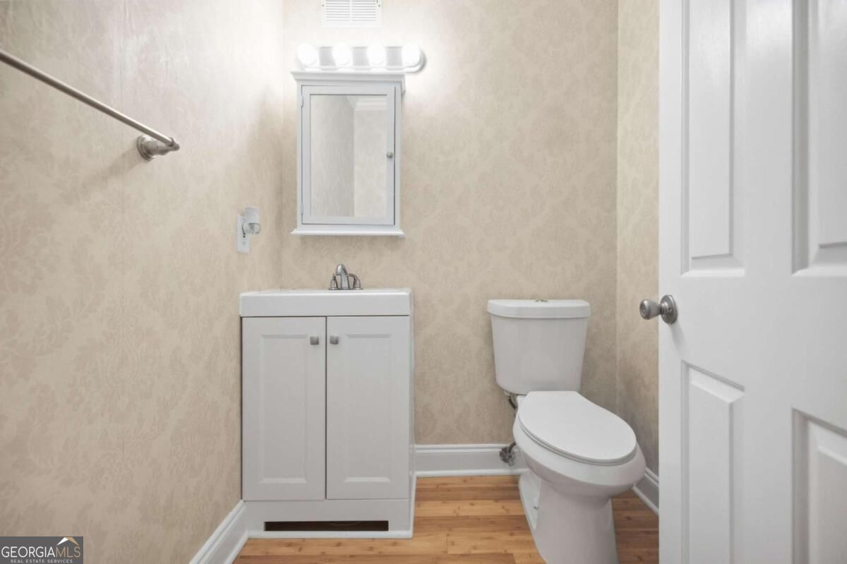 3863 Everett Court Property Photo 24