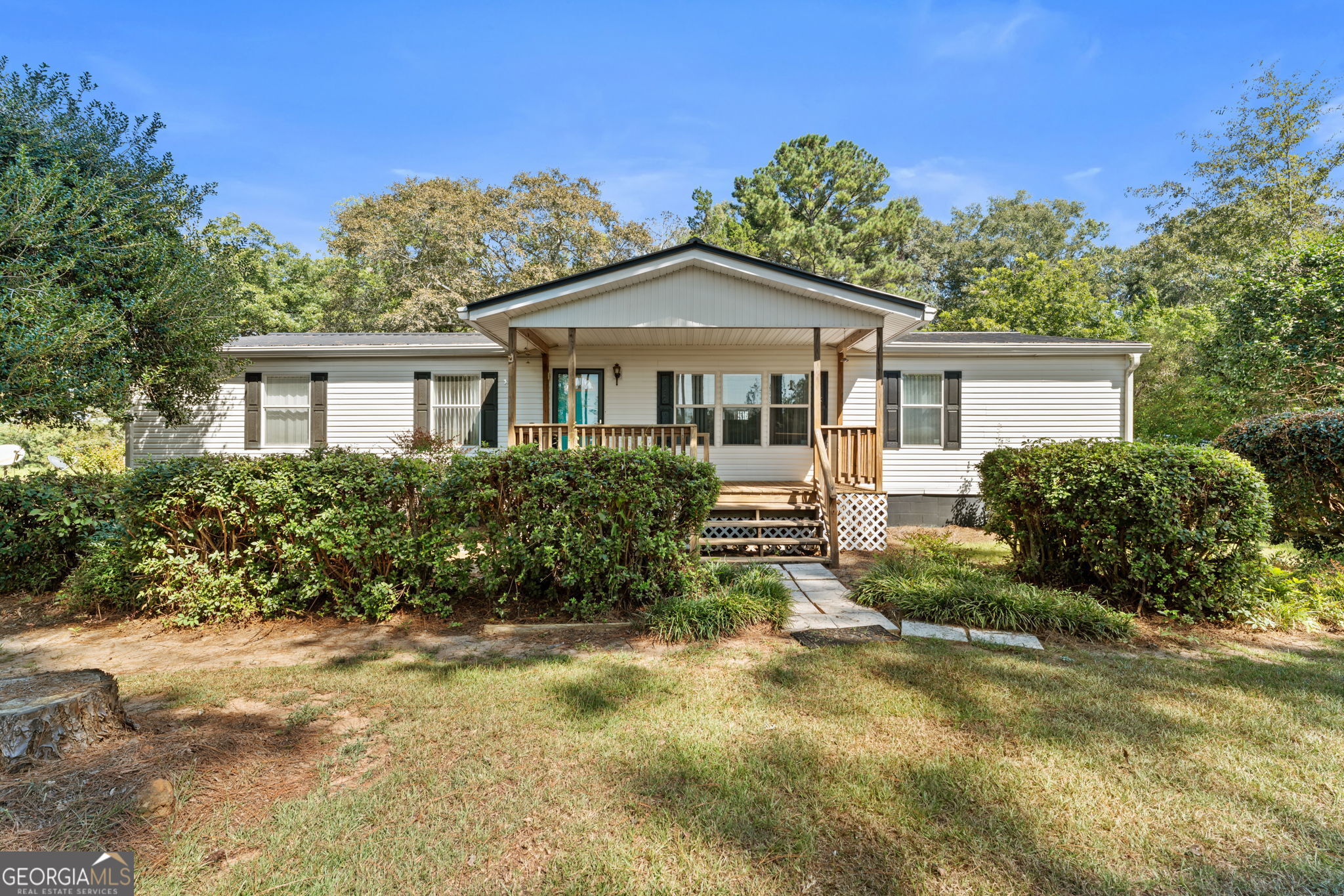 780 Old National Highway Property Photo 3