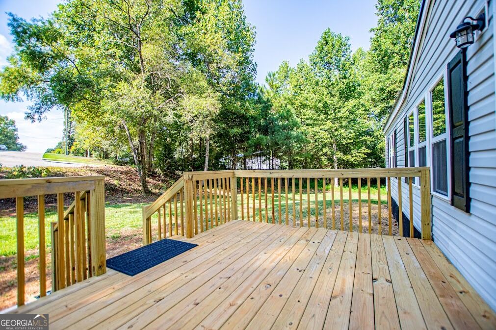 61 Crest Road Property Photo 5
