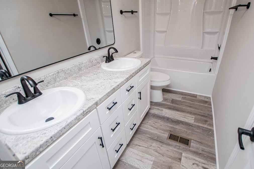 61 Crest Road Property Photo 27