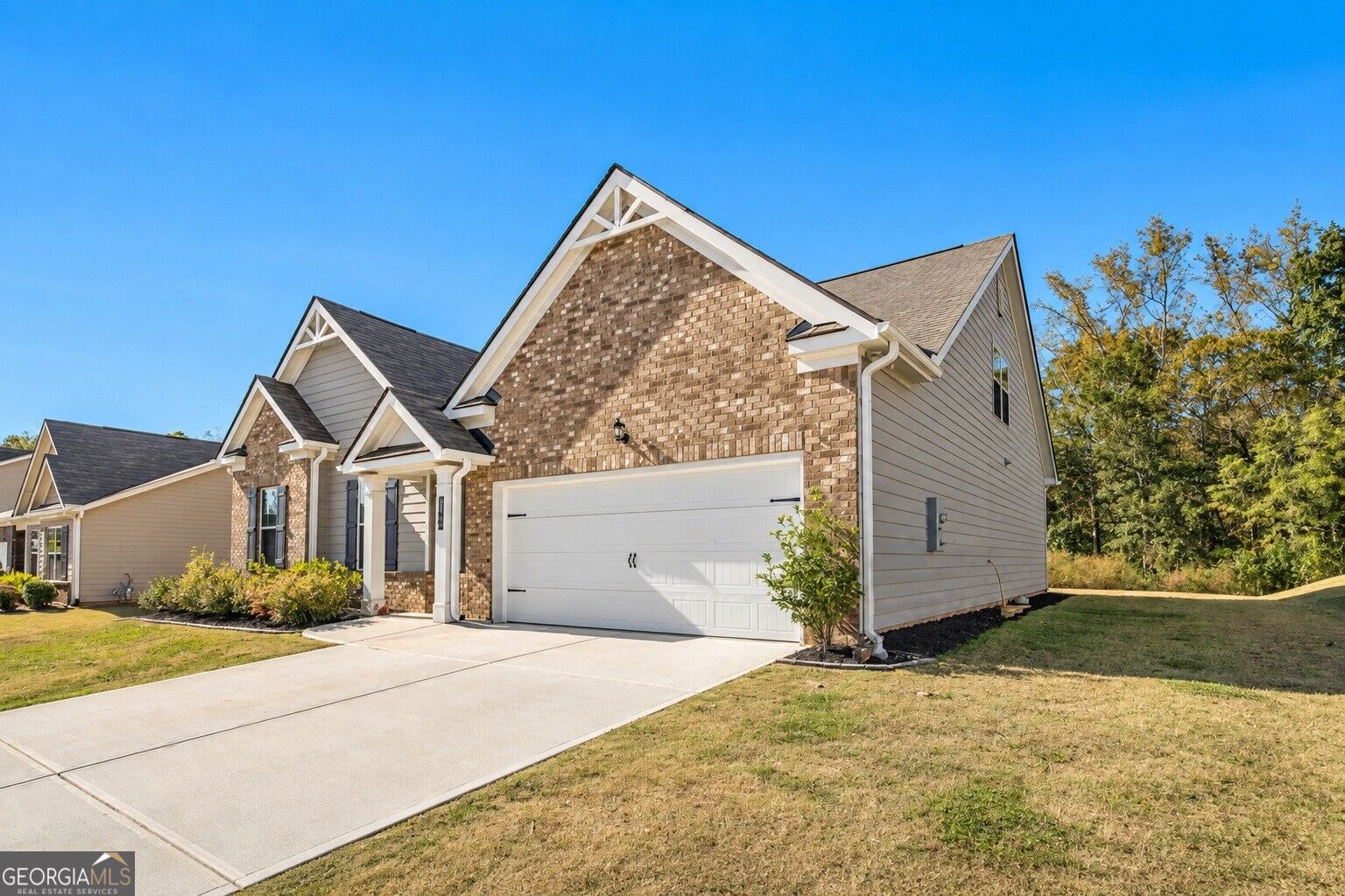 377 Hellen Valley Drive Property Photo 3