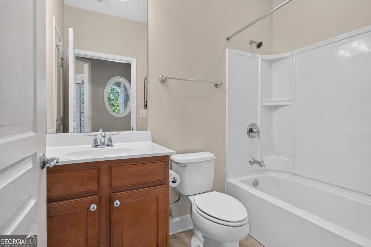 1011 Creekwood Place Property Photo 6
