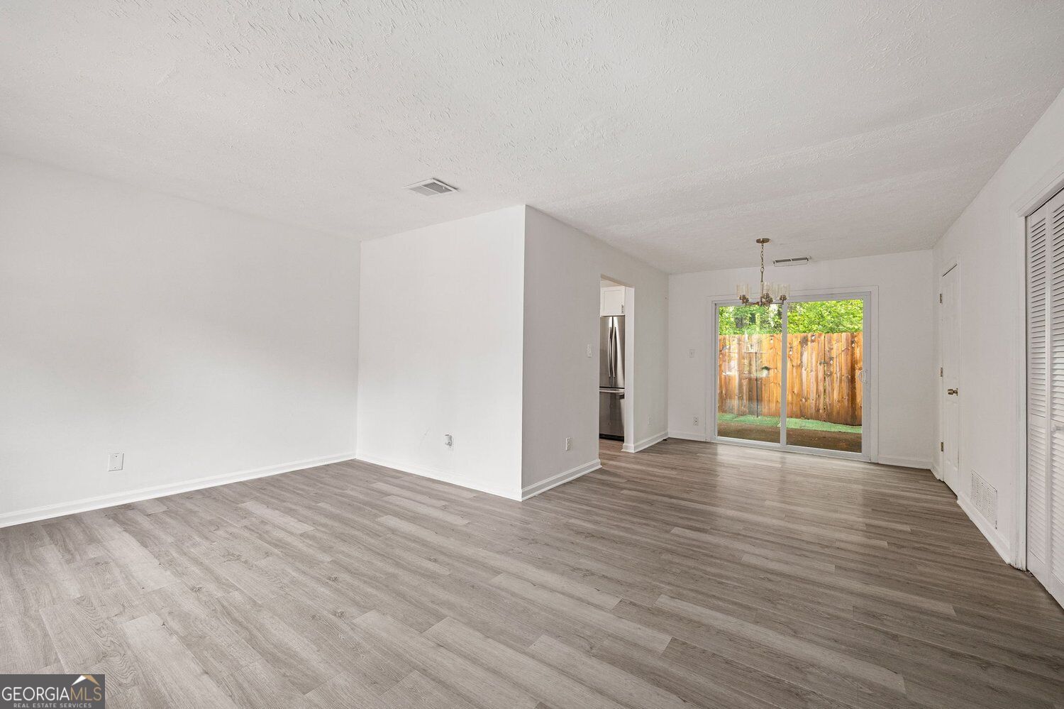 2082 Lenoa Lane Property Photo 4