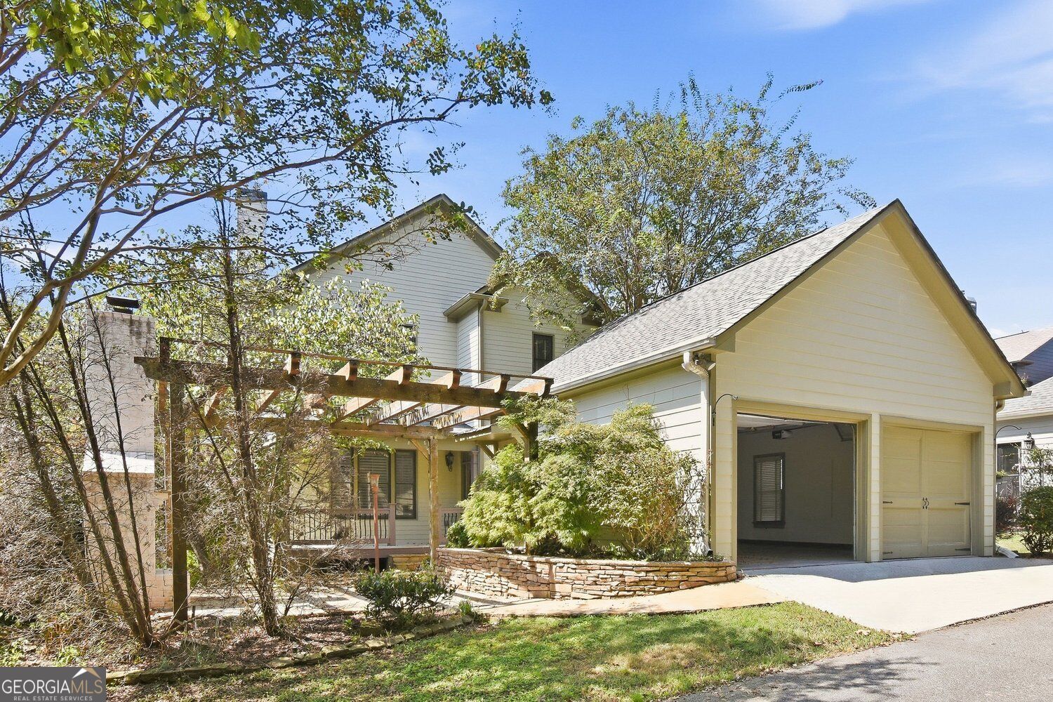 1442 Hedgewood Lane Nw Property Photo 3