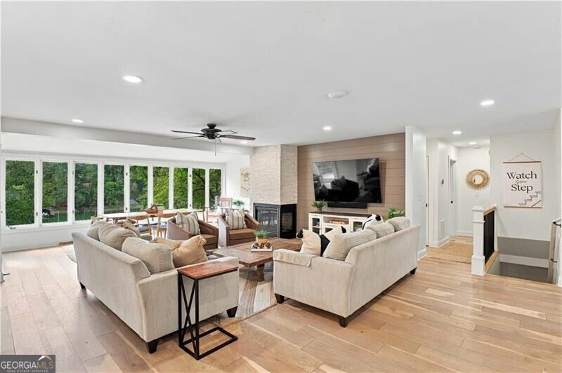 688 Harbor Cove Property Photo 9