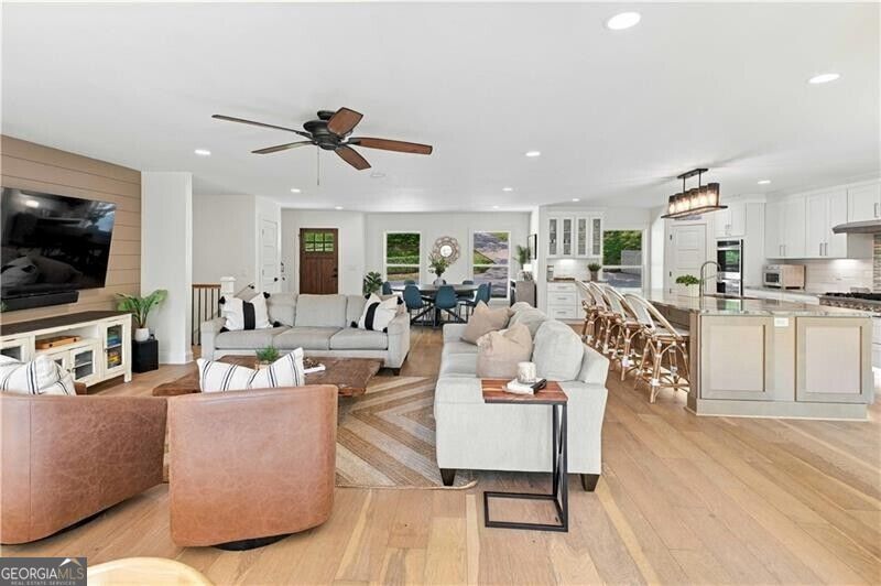 688 Harbor Cove Property Photo 11