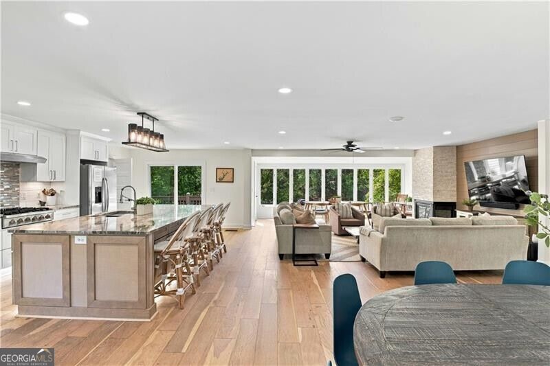 688 Harbor Cove Property Photo 17