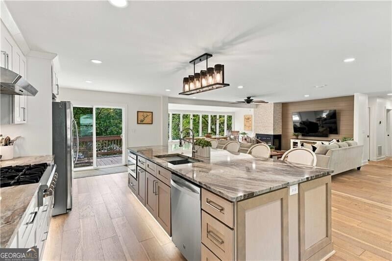 688 Harbor Cove Property Photo 26