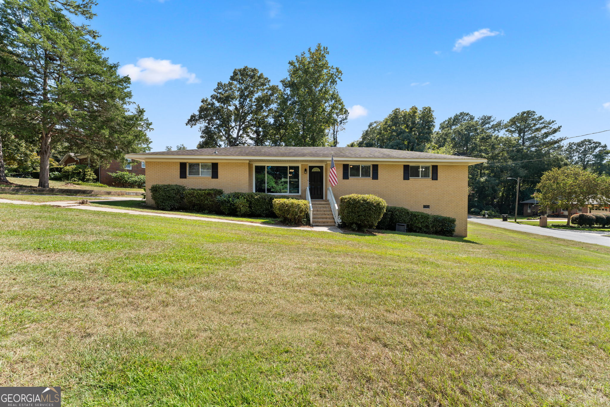 202 Woodland Drive Property Photo 1