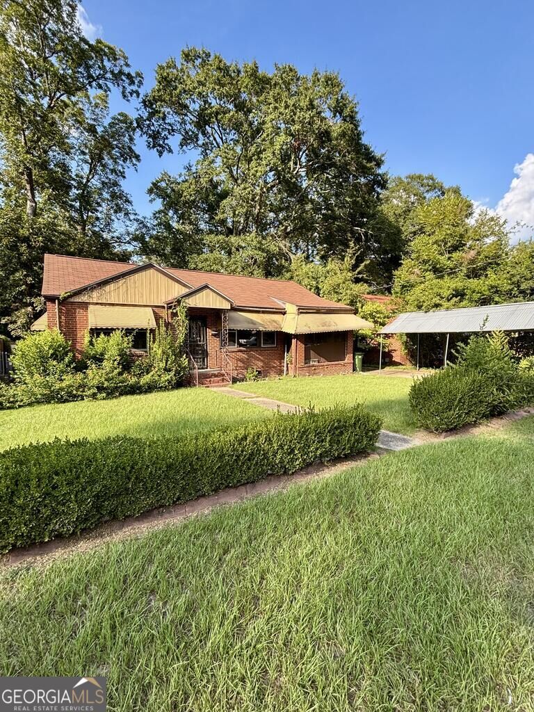 2817 King Street Property Photo 1