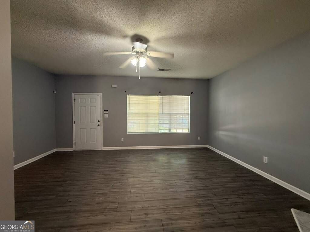 1759 Glen View Way Property Photo 4