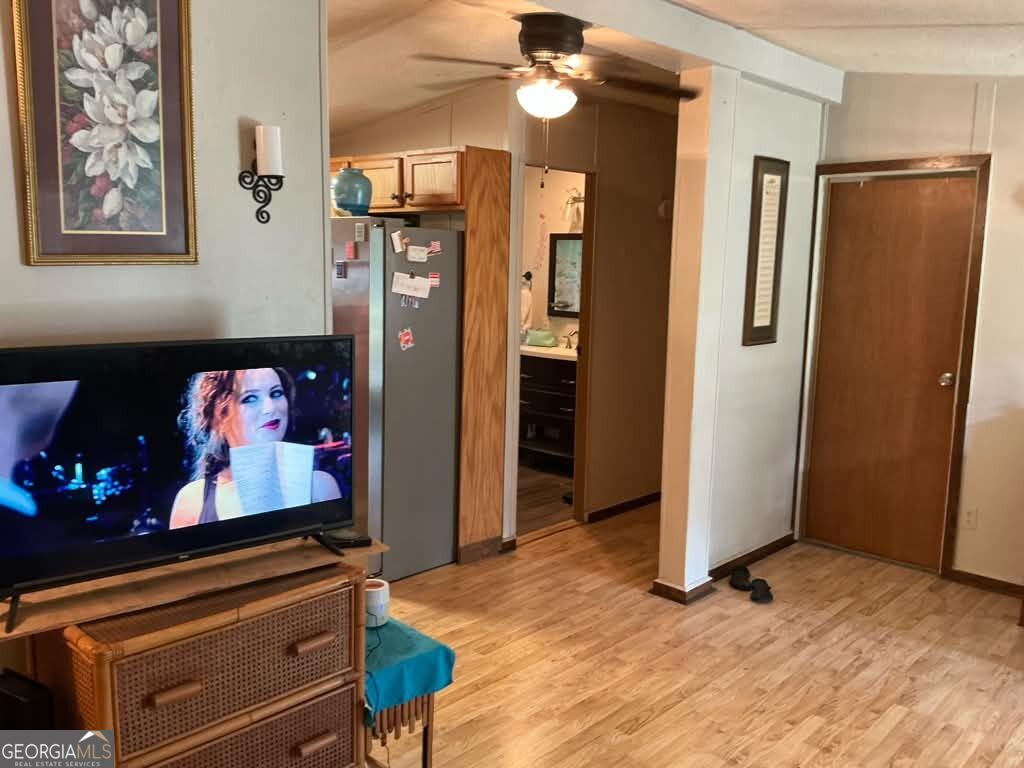 27 Cord Property Photo 9