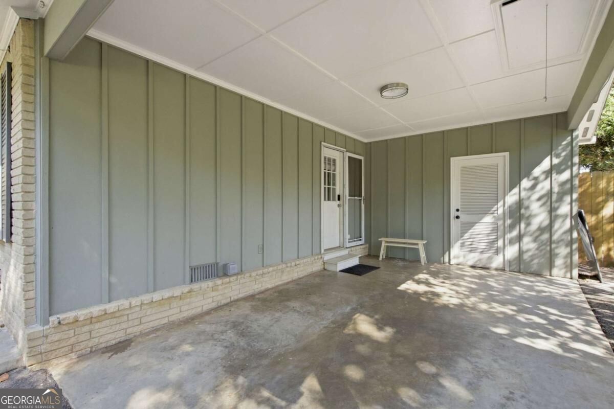 3650 Sheffield Place Property Photo 3