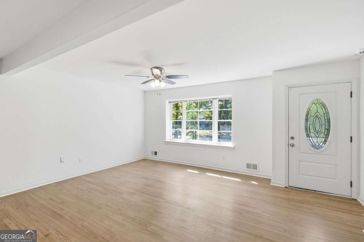 3650 Sheffield Place Property Photo 5