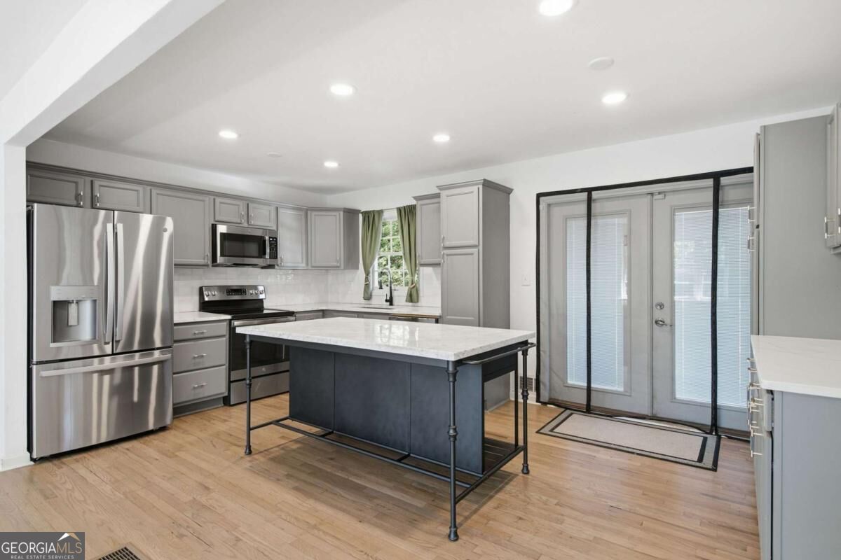3650 Sheffield Place Property Photo 10