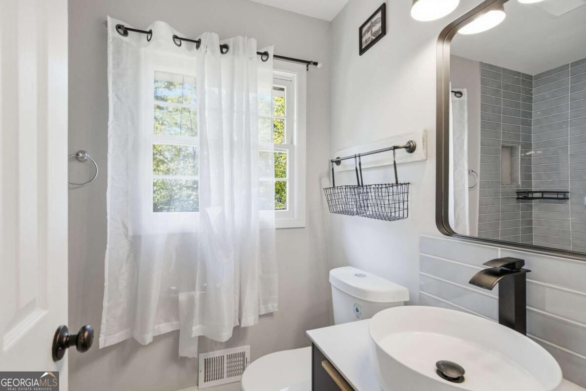 3650 Sheffield Place Property Photo 16