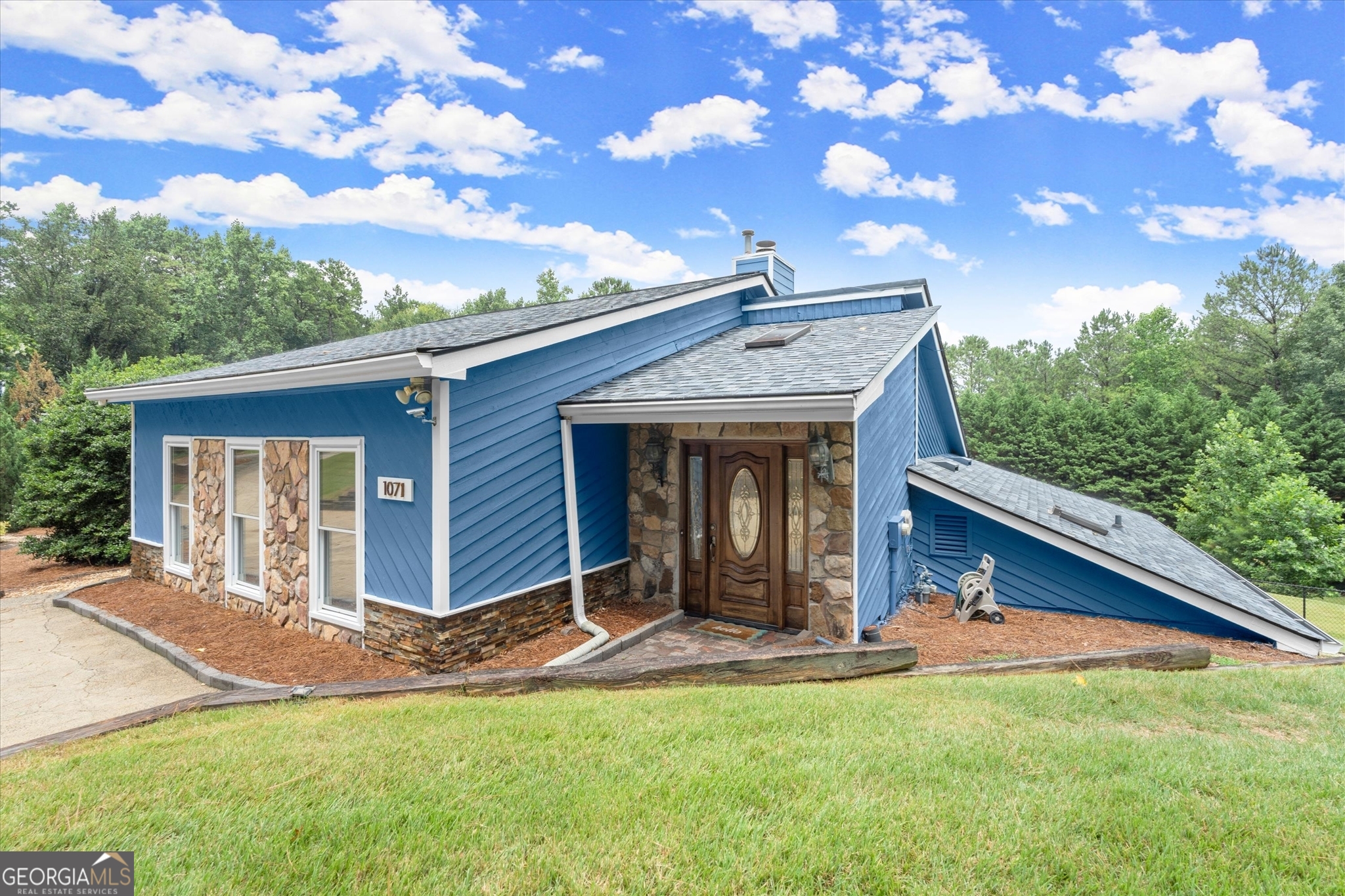 1071 Powell Wright Road Property Photo 2