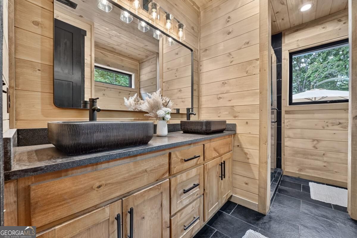 221 Whippoorwill Walk Road # 7 Property Photo 3
