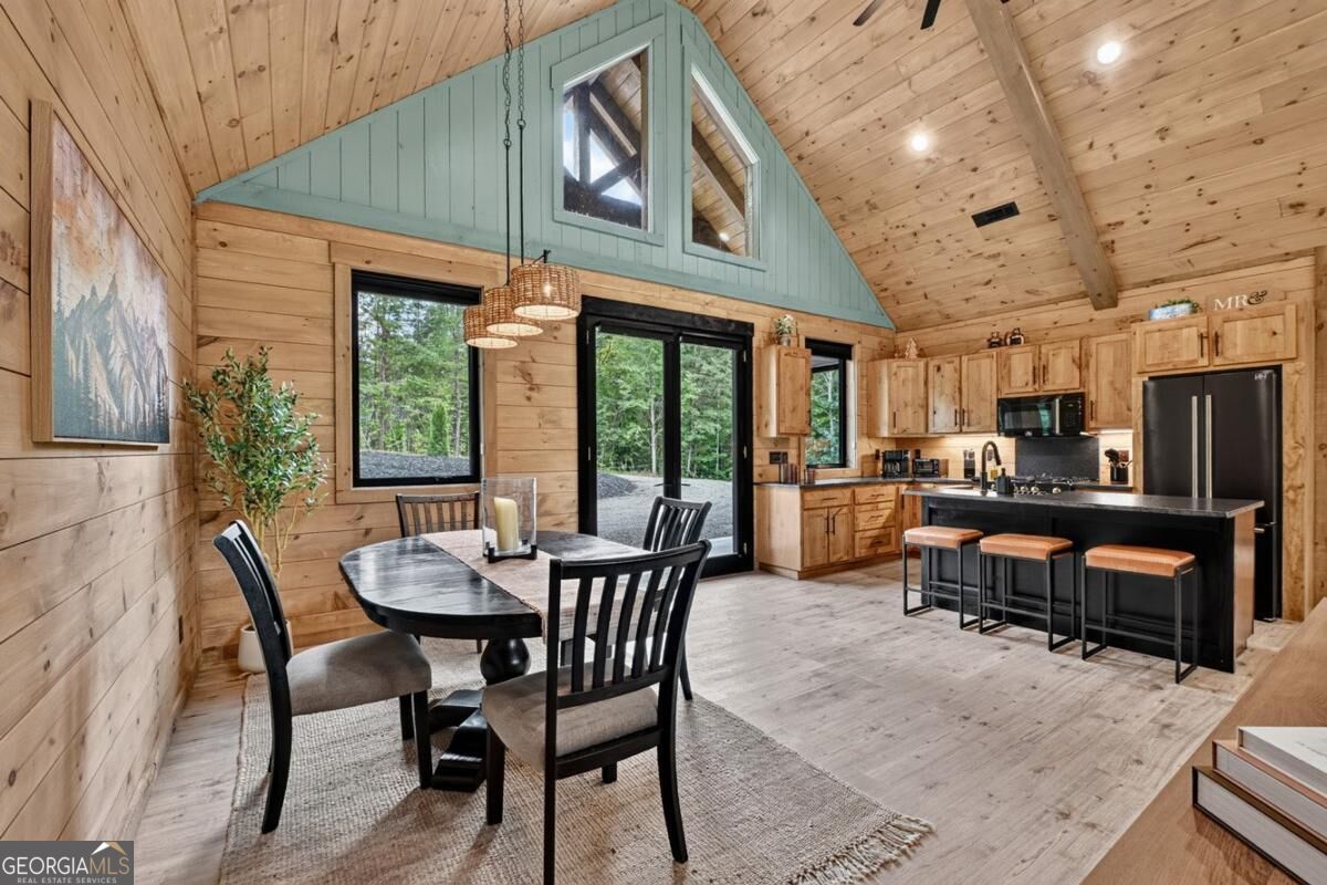 221 Whippoorwill Walk Road # 7 Property Photo 16