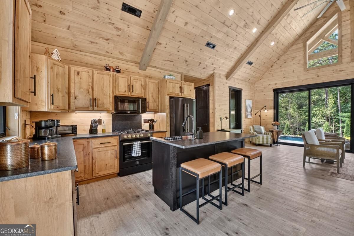 221 Whippoorwill Walk Road # 7 Property Photo 18