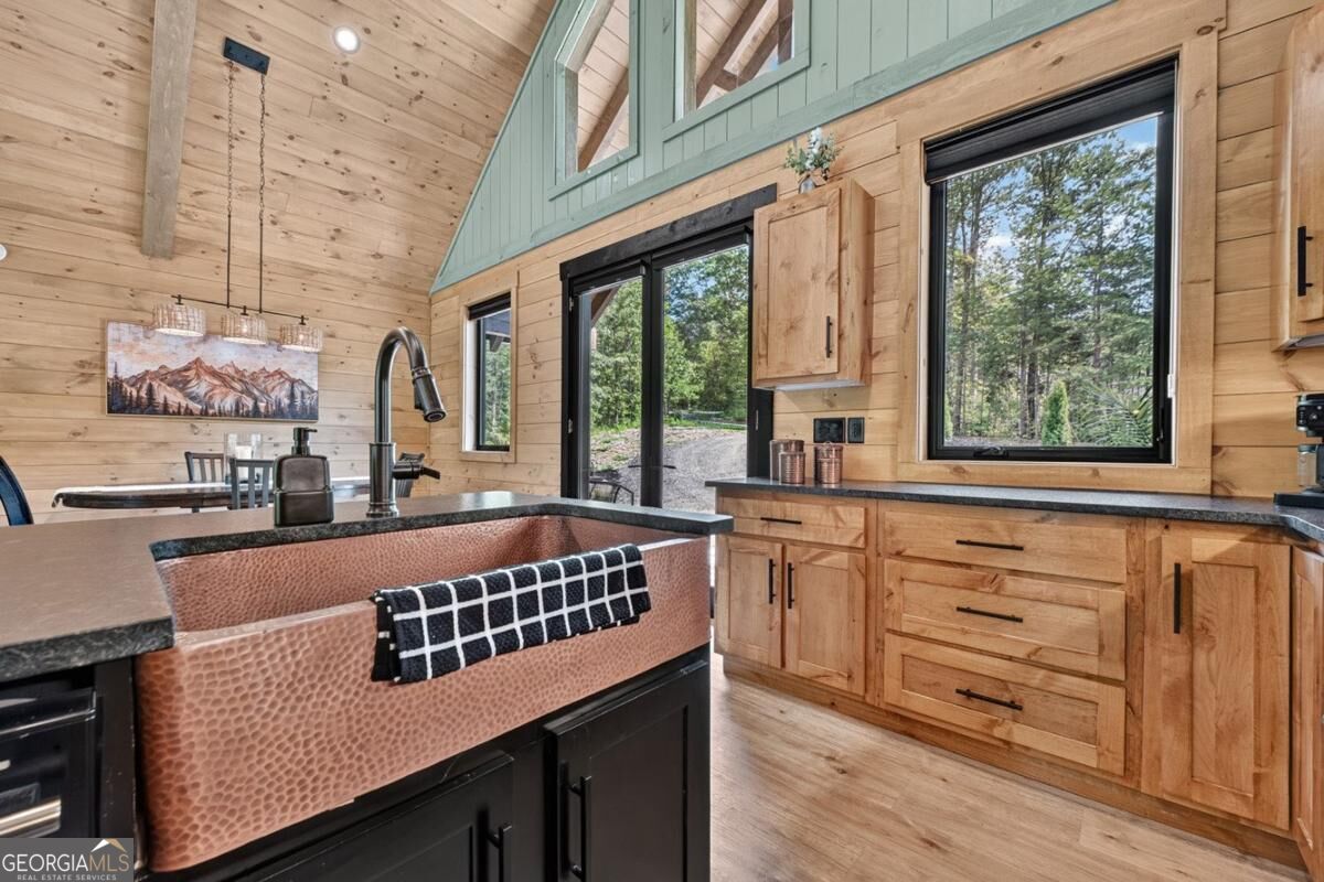 221 Whippoorwill Walk Road # 7 Property Photo 30