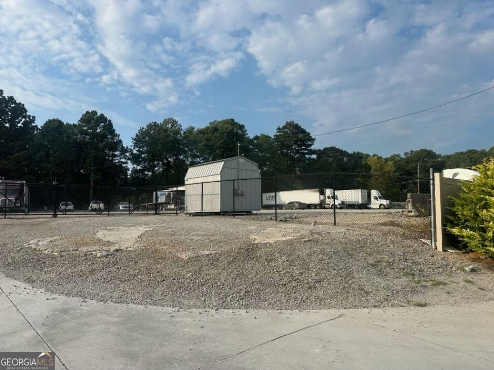 100 E Luke Road Property Photo 6