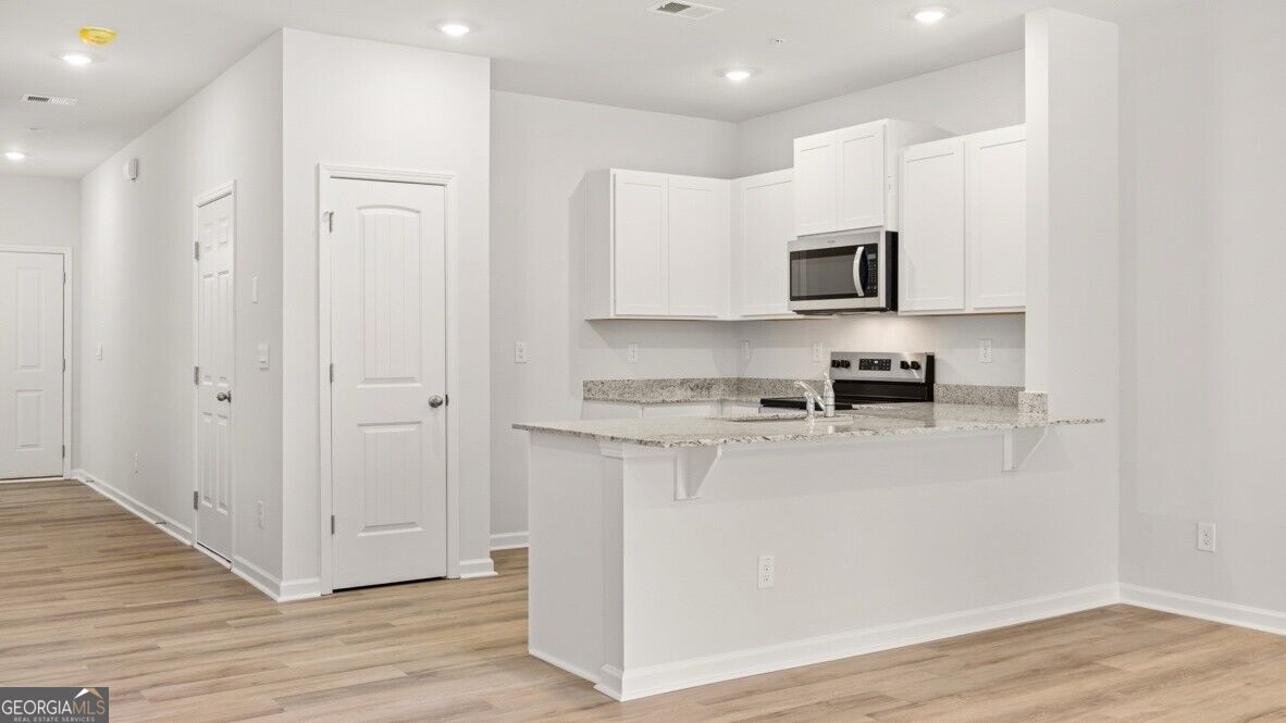 6024 Skylar Drive Property Photo 5
