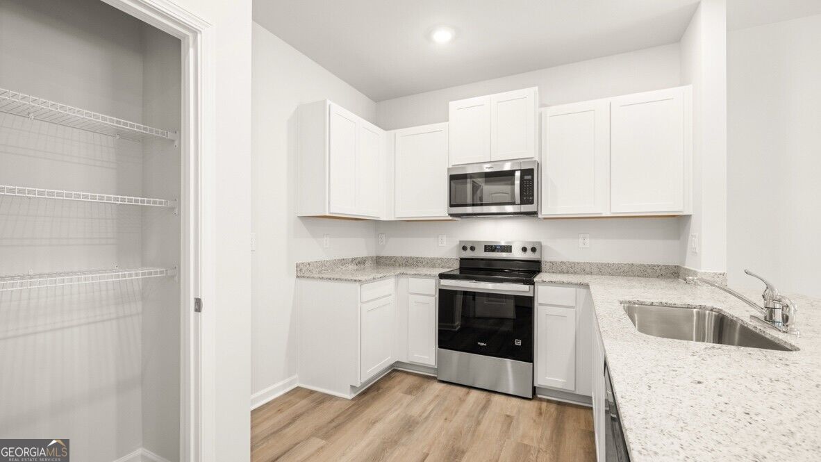 6023 Skylar Drive Property Photo 10