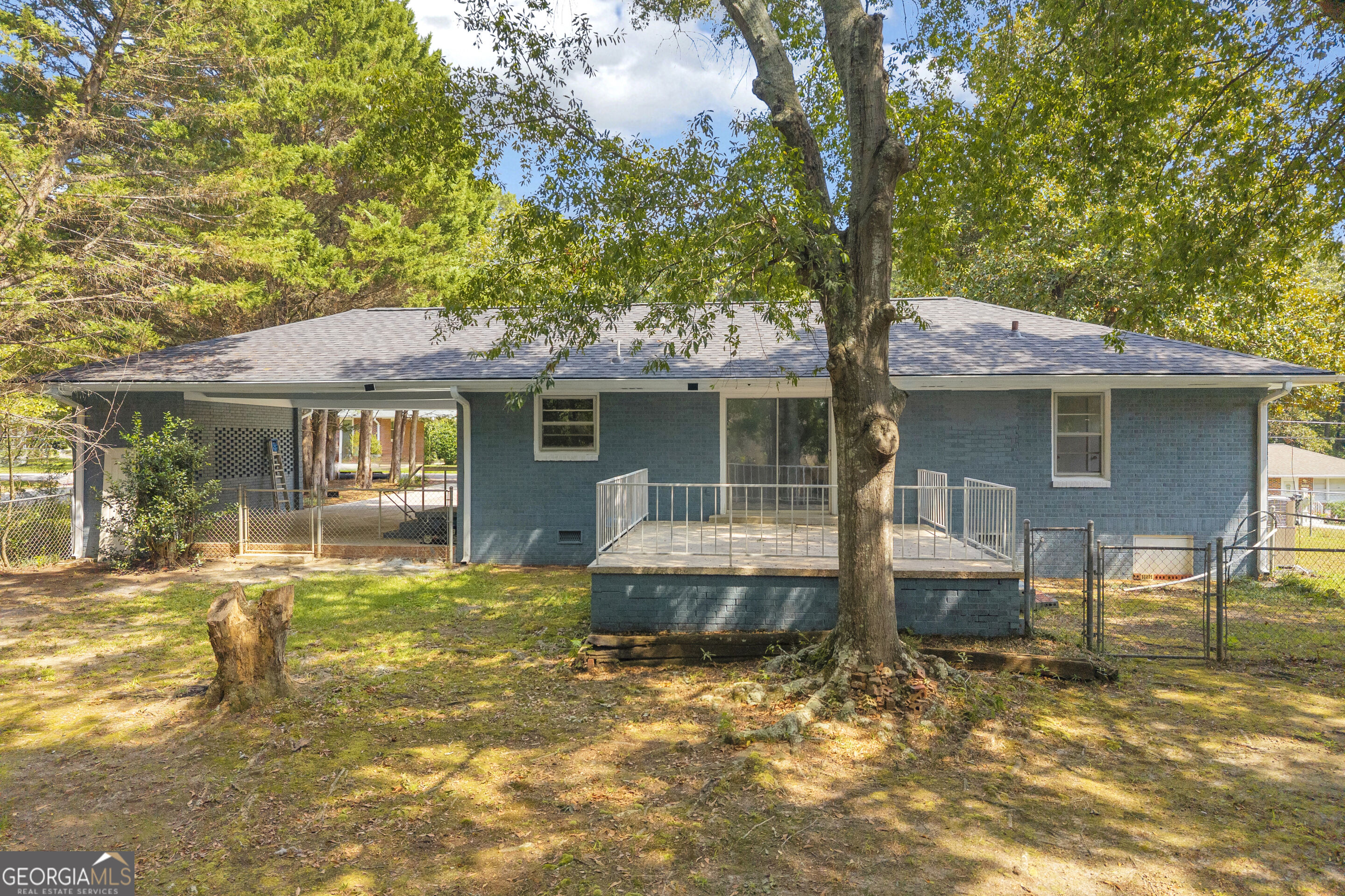 312 Hilltop Lane Property Photo 2