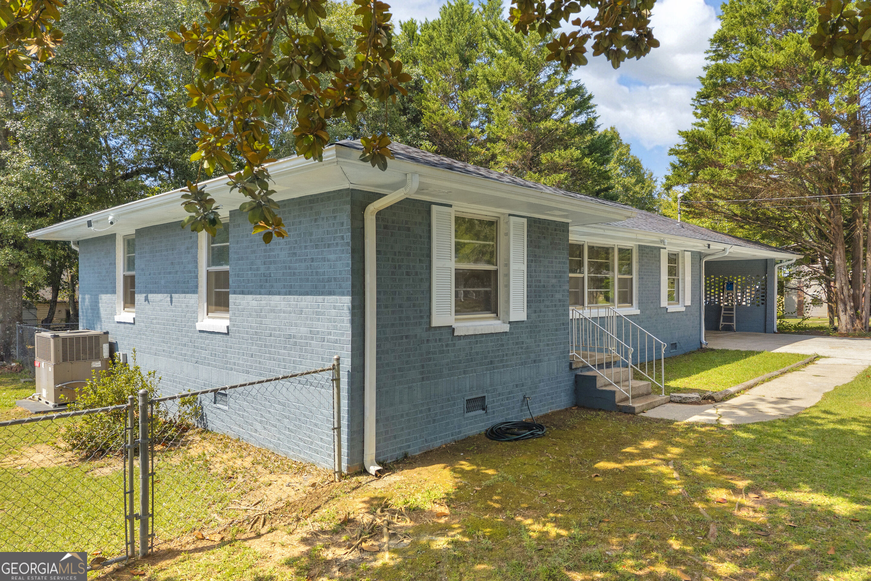 312 Hilltop Lane Property Photo 3